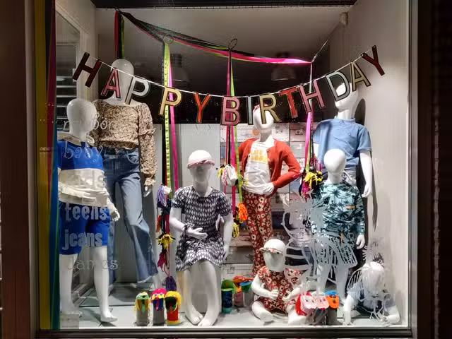 BEE STORE & Beetween