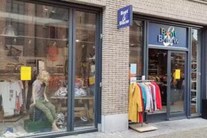 Bont En Blauw Jeans En Casuals