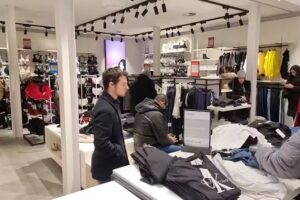 Calvin Klein Jeans Outlet