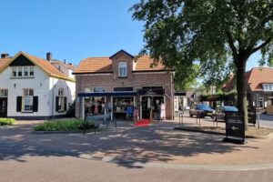 Chateau Fashion & Living