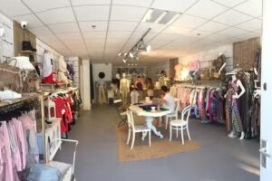 ClassForLess – Damesmode Houten