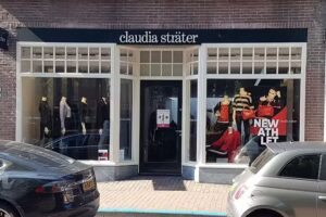 Claudia Str&auml;ter &ndash; Laren