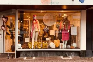 Copine, fashion by Jon