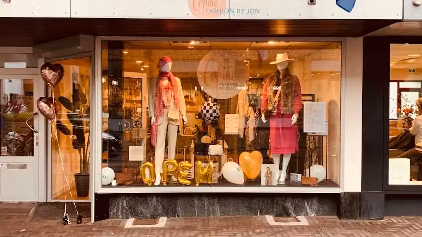 Copine, fashion by Jon