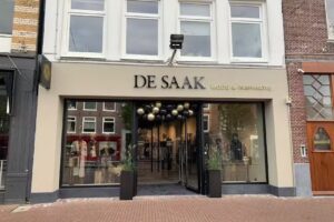 De Saak Sneek | Damesmode en Herenmode