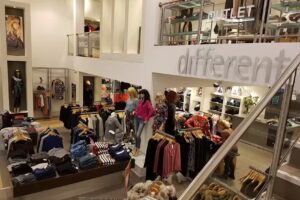 Different Women Molenpoort👗