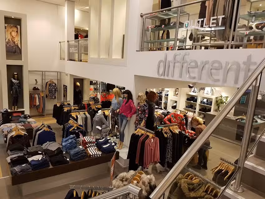 Different Women Molenpoort👗