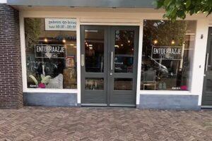 Entoeraazje &ndash; living