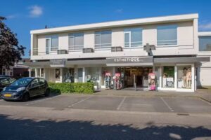 ESTHETIQUE Shopping & Treatments