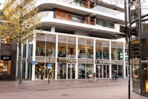 Fiftysix Leeuwarden dames- en herenkleding