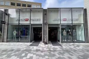JACK & JONES