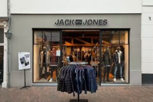 JACK & JONES