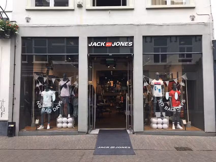 JACK & JONES