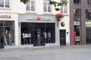 JACK & JONES