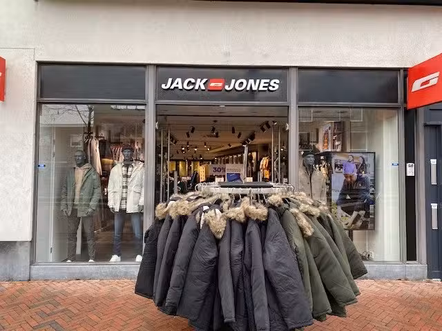 JACK & JONES