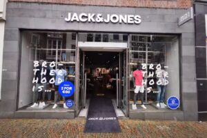JACK & JONES