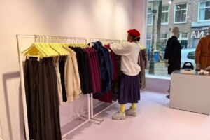 LENA the fashion library