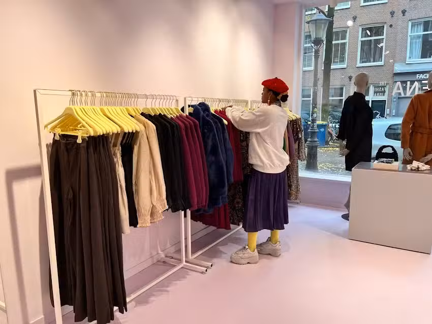 LENA the fashion library