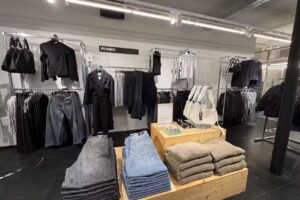 Living-in By Romy&rsquo;s