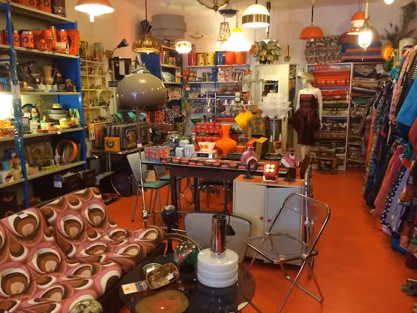 Mr. Orange Vintage webshop & meubelstoffeer-atelier