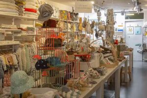 Never grow up baby & kids shop