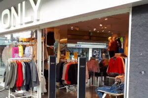 ONLY Eindhoven &ndash; Woensel