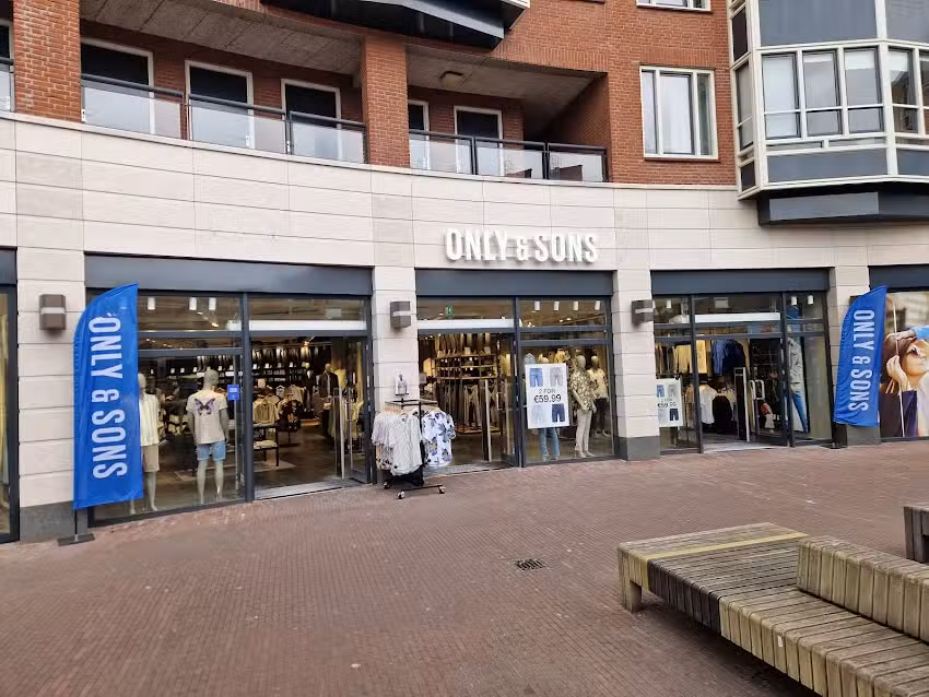 ONLY & SONS &ndash; Arena