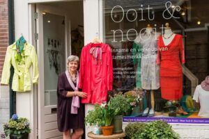 OoitenNooit, inname en verkoop tweedehands kwaliteits dameskleding