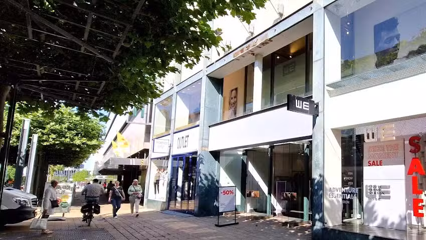 Op de Promenade Outlet