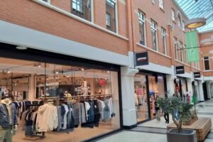OUTLET32 Oosterhout