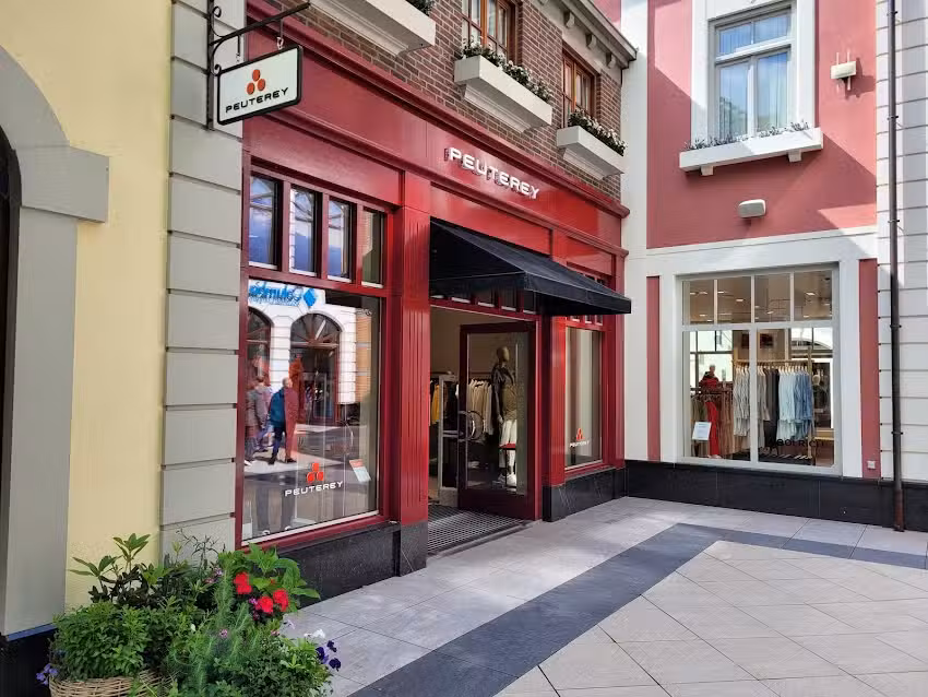 Peuterey Store c/o Roermond Designer Outlet