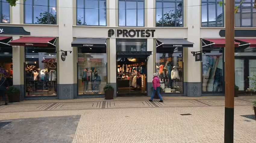 Protest Outlet Bataviastad