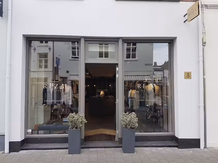 REZA Est. 1988 Den Bosch 👔
