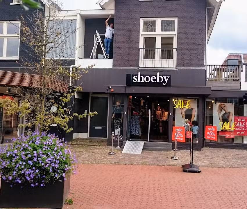 Shoeby &ndash; Bussum