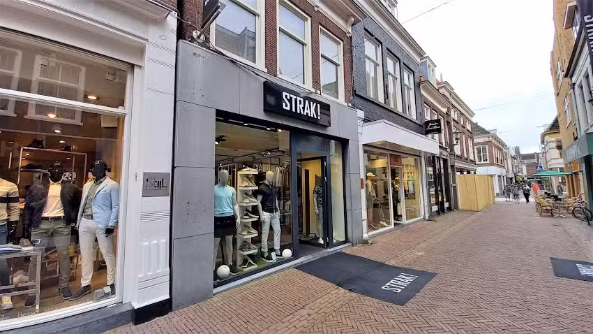 Strak in Pakken