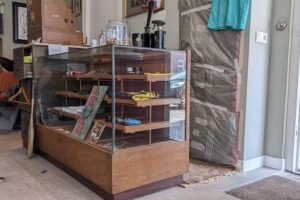 The late night barber & shop