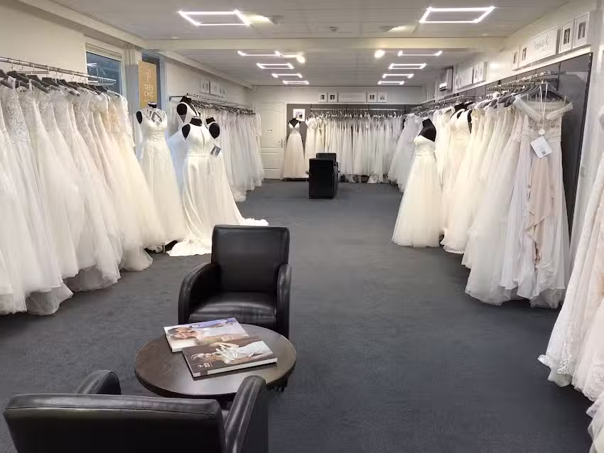 Tr&egrave;s Chic Bridal Wear