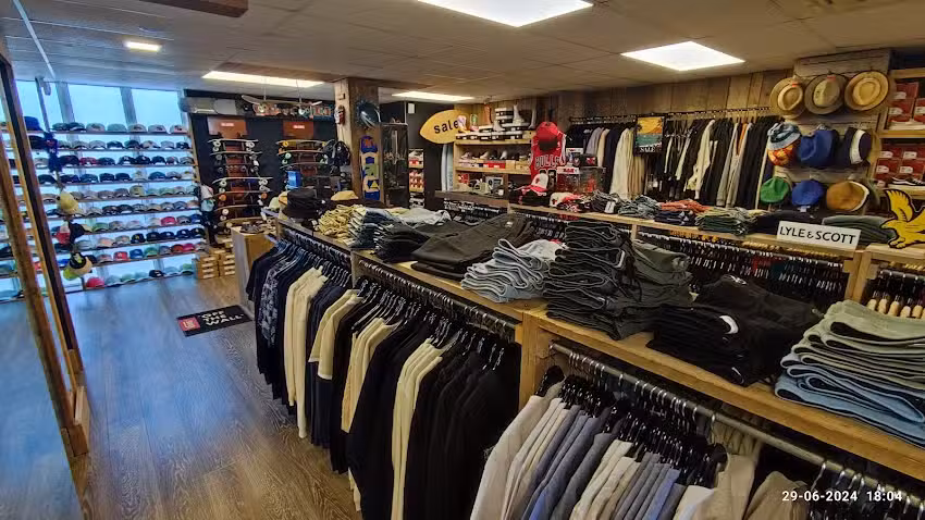 Visser & Tan beach store