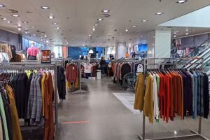 WE Fashion Eindhoven – Piazza