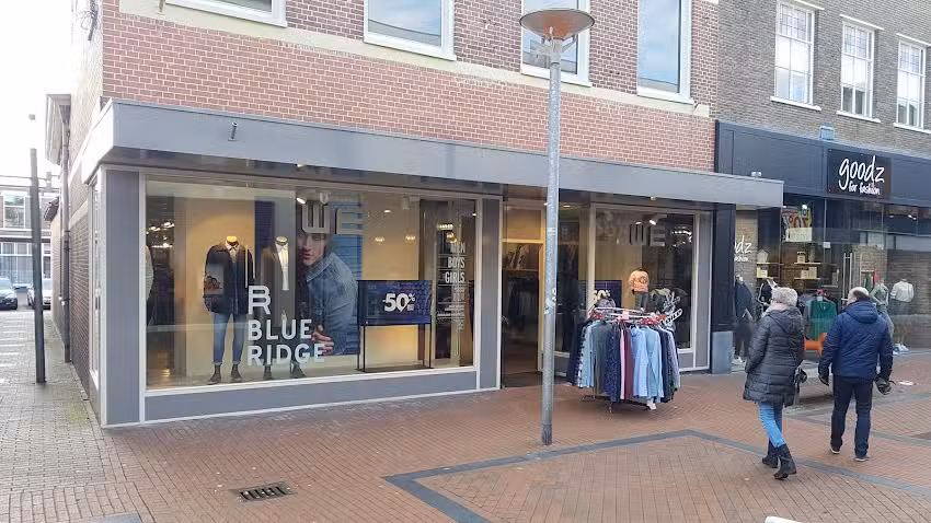 WE Fashion Winschoten &ndash; Langestraat