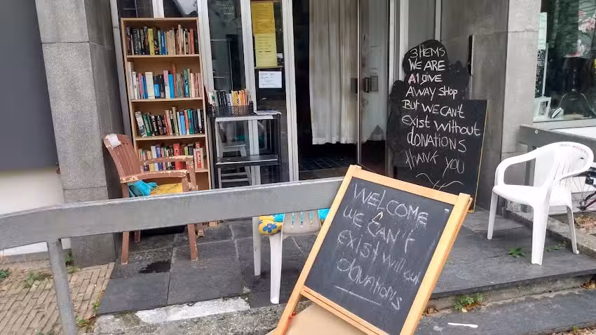 Weggeefwinkel Koog a/d Zaan &ldquo;De Weggeef-Bank&rdquo;